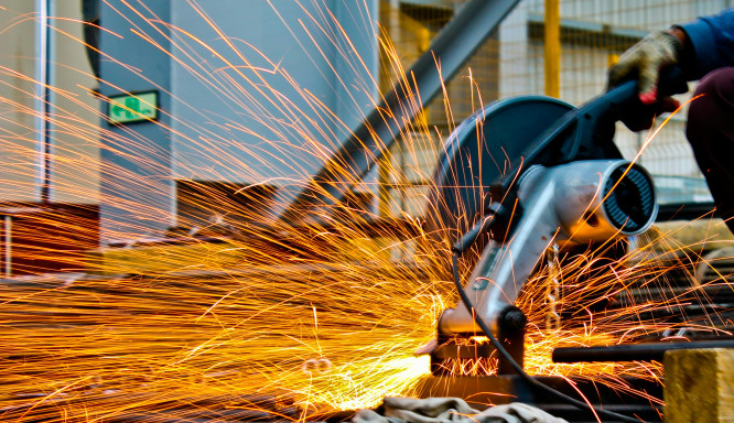 Deutschland als Produktionsstandort: Zwischen Deindustrialisierung und Digitalisierung Deutschland als Produktionsstandort: Zwischen Deindustrialisierung und Digitalisierung