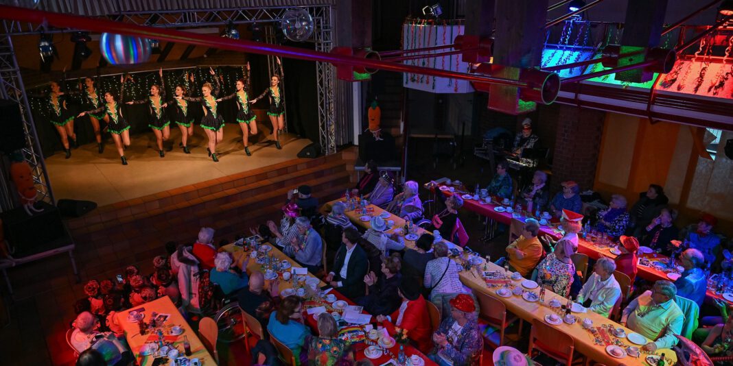 Fastnacht für Seniorinnen und Senioren im Nachbarschaftshaus Lamboy Tümpelgarten