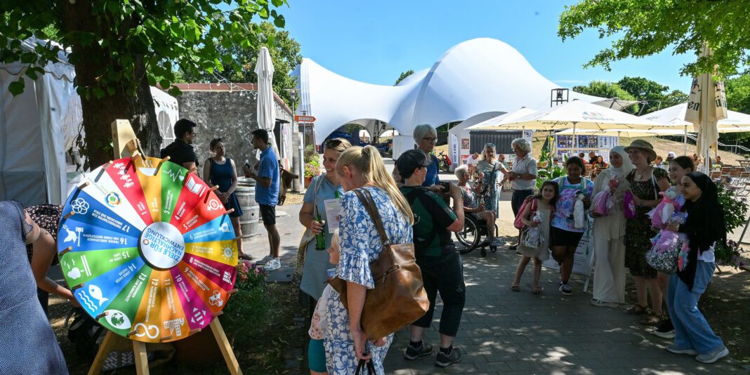 Hanau eröffnet die Open Air Saison mit Gartenfest im Wilhelmsbad und Brüder Grimm Festspielen