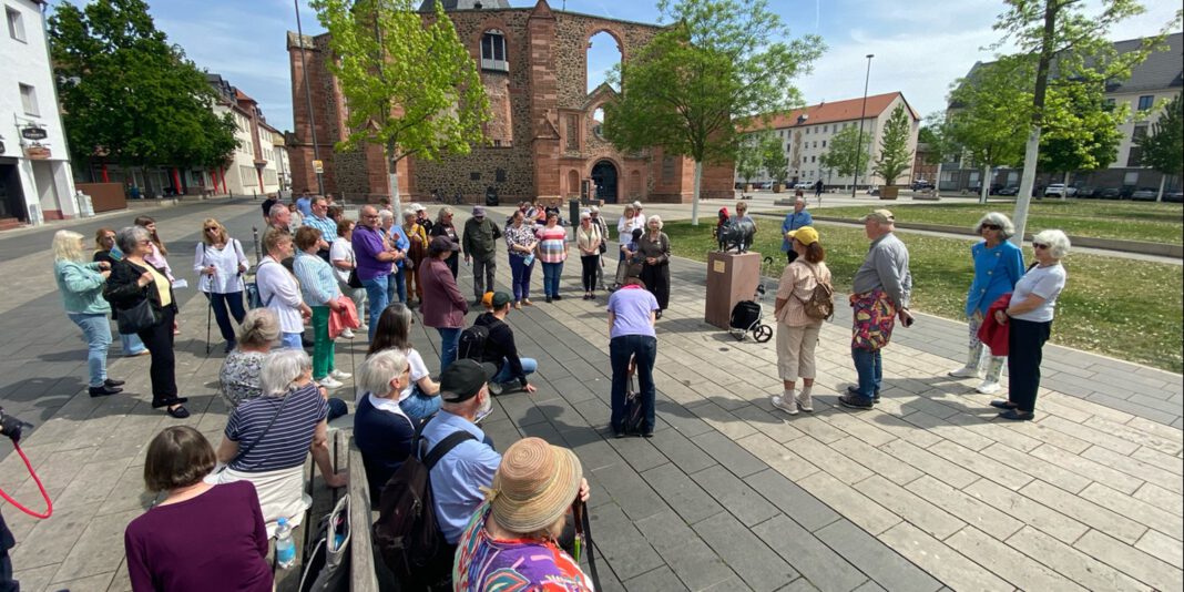 Hanau kompakt: Abendliche 90 Minuten durch Altstadt und Neustadt