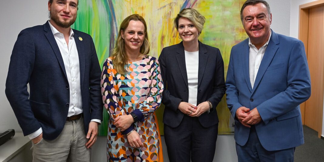 Hanauer Stadtwerke übernehmen Fernwärmeversorgung für Großkrotzenburg ab März 2026