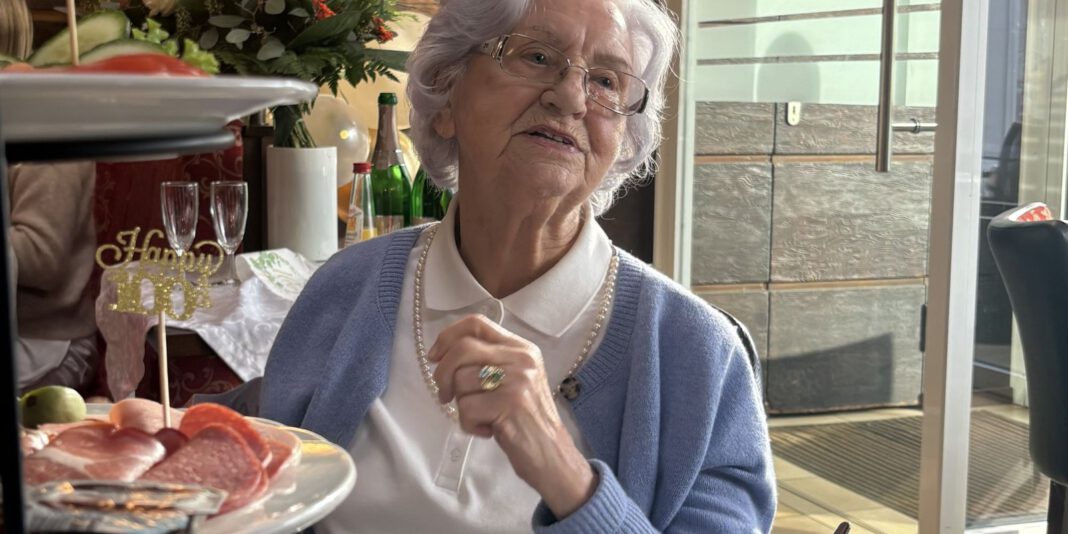 Hundert Jahre Hanau: Magda Arndt feiert im Café ihrer Familie Hundert Jahre Hanau: Magda Arndt feiert im Café ihrer Familie