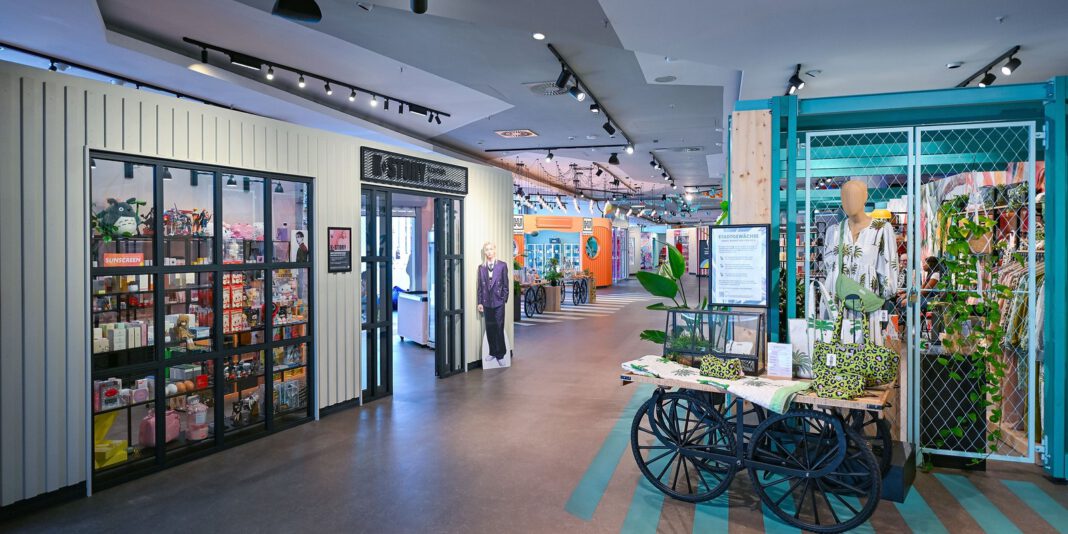 Stadthof Hanau feiert erstes Jahr mit Retrospiele, Dachterrasse und Live Musik